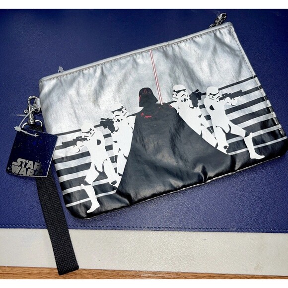 NWT Ltd. Ed. Kipling X Star Wars Electronico Pouch - Picture 1 of 8